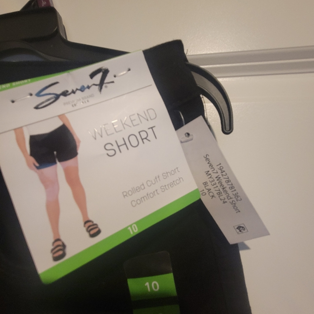 Seven7 Weekend Shorts Black Size 10 NWT - Picture 3 of 5